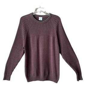 Crewneck generous sizing preppy sweater. Men’s size medium.